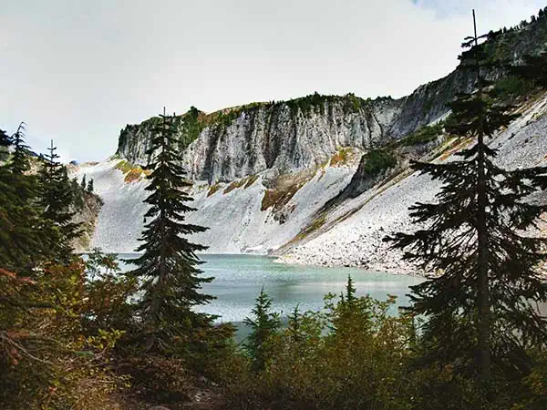 view from Chain Lakes loop in Washington near Seattle