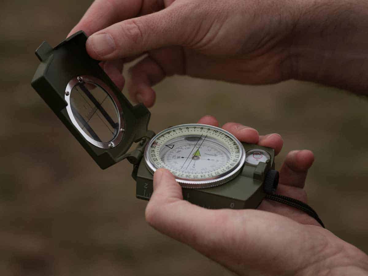 Pocket compass, hiking compass for travel, campsite, walking, exploration